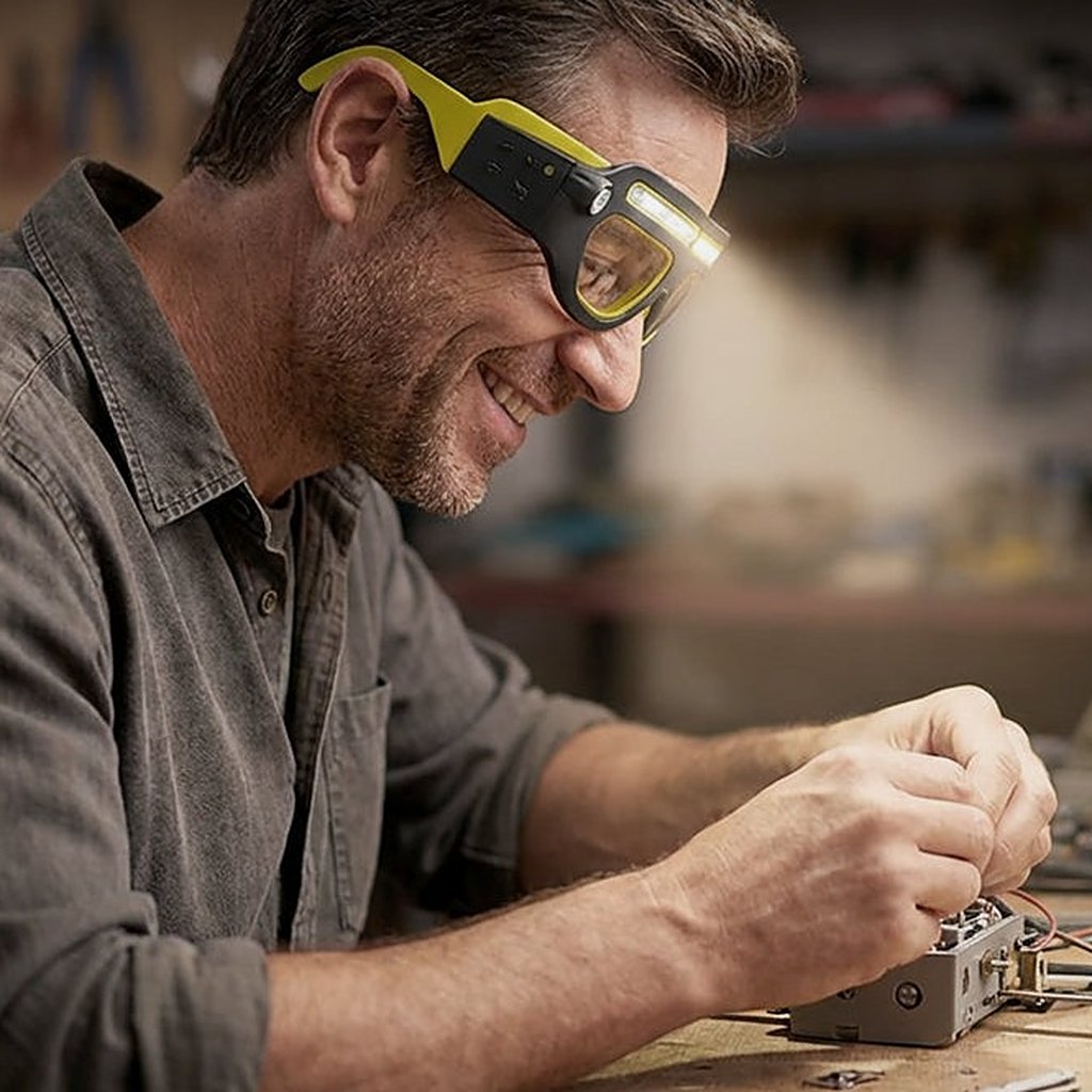 Hands-free light for DIY work